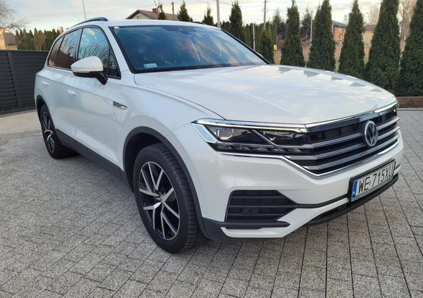 Volkswagen Touareg cena 169986 przebieg: 129900, rok produkcji 2019 z Warszawa małe 436